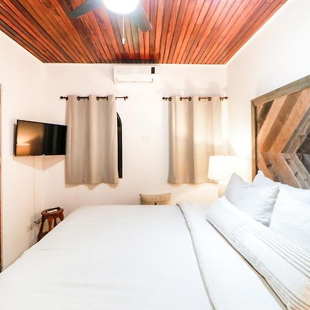 Flamingo Marina Resort Pacific North Coast الغرفة الصورة